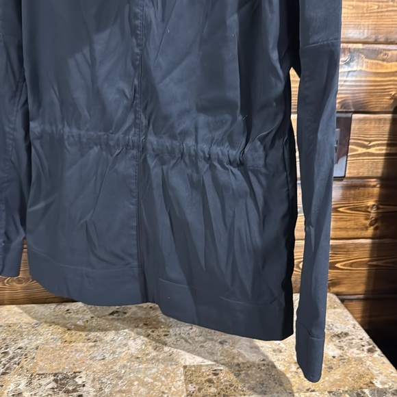 The North Face Women’s Jacket - Picture 9 of 12